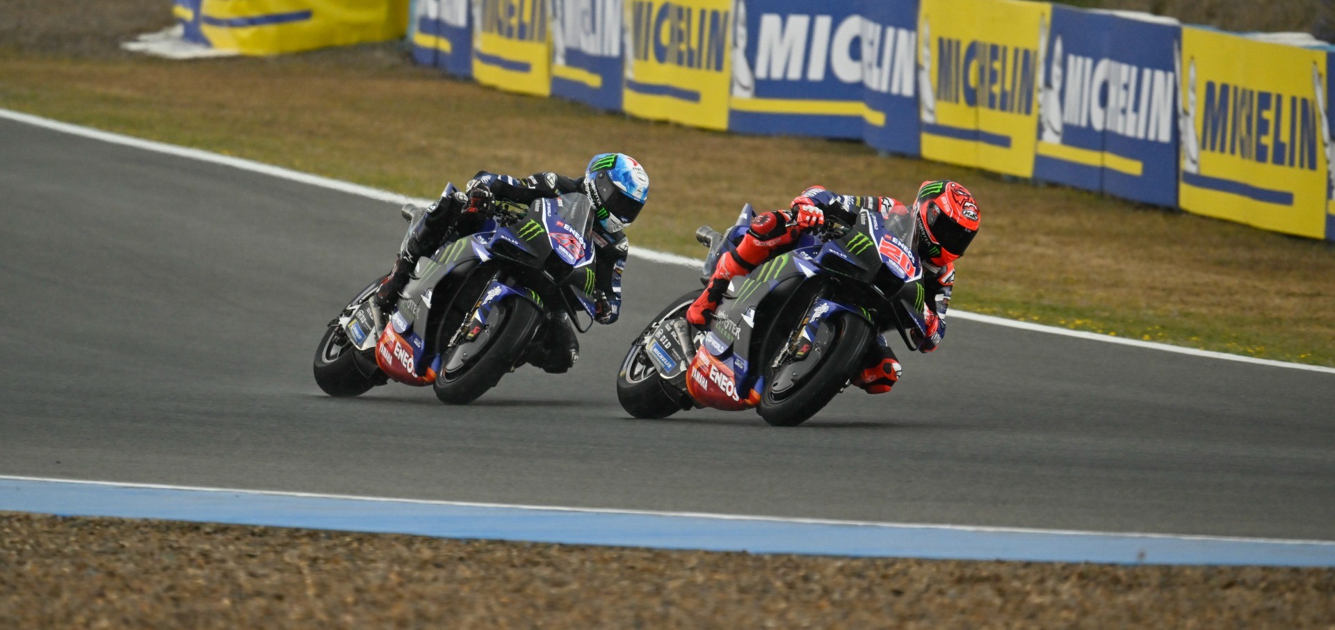 FQ20 & AR42 Take P7 & P10 in Flag-To-Flag Sprint